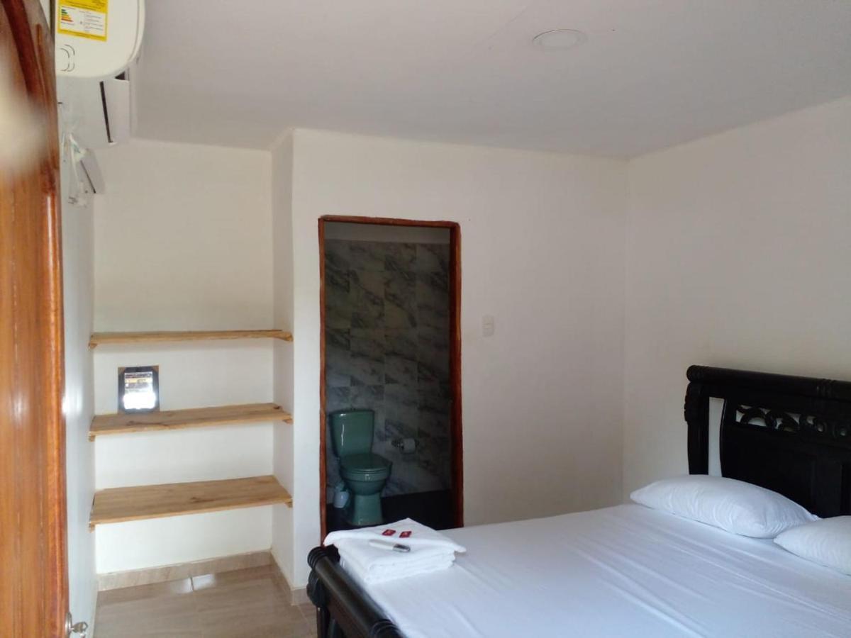 Hostal La Finquita 帕洛米诺 外观 照片